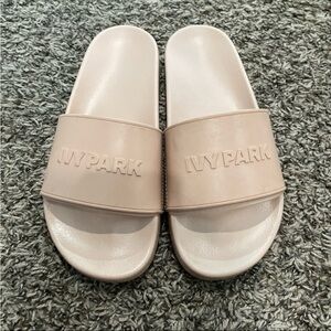 Ivy Park X Adidas Collab slides women’s size 7
